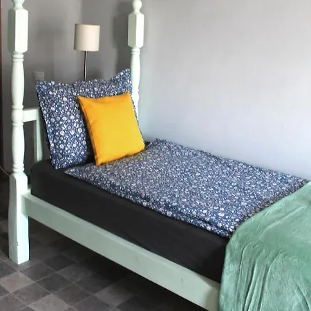 Oina Studio Aparthotel