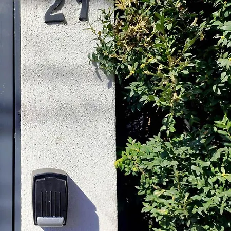 Oina Studio Aparthotel *